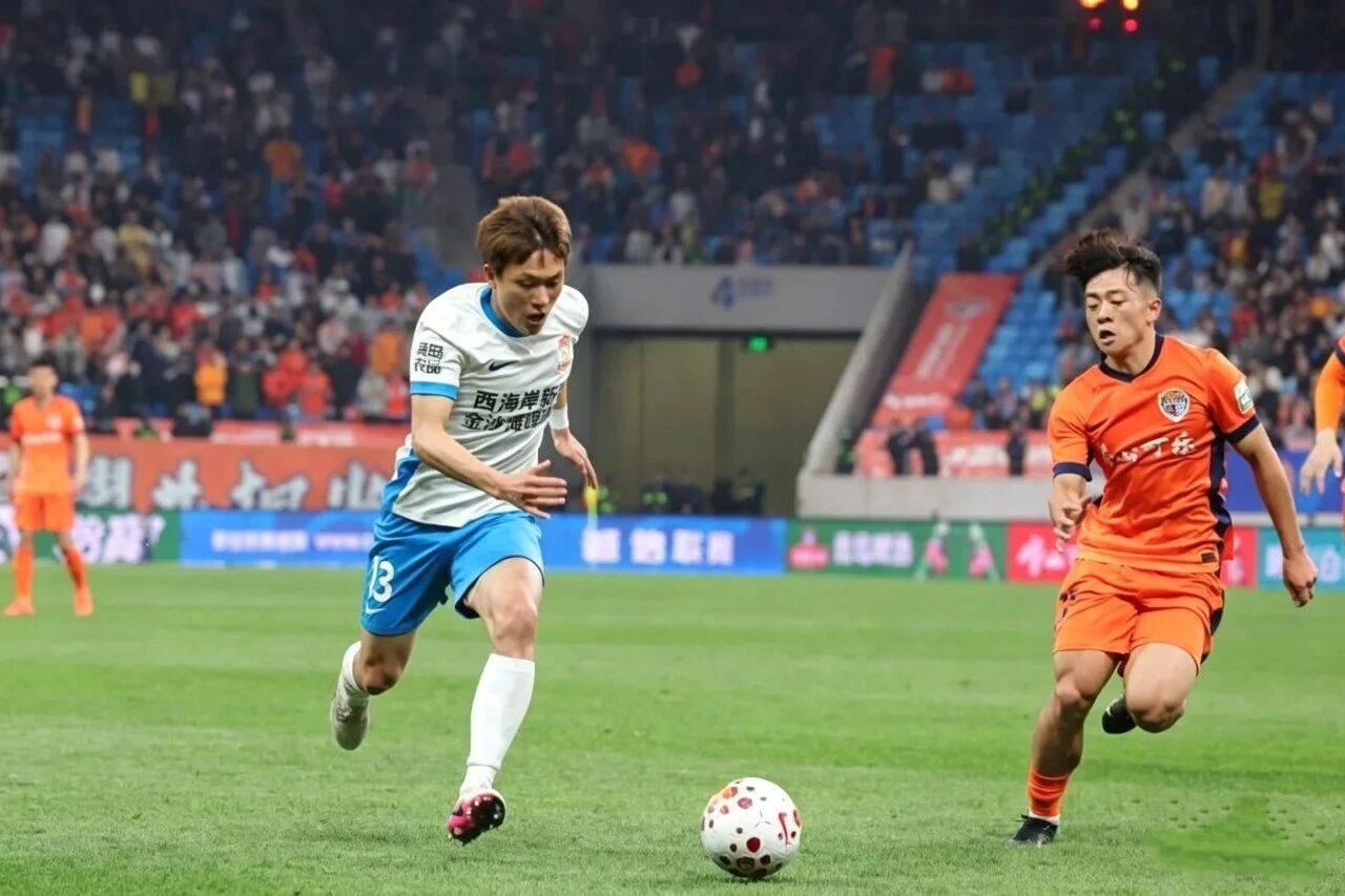 青岛德比0：0闷平——李昊神扑成唯一亮点