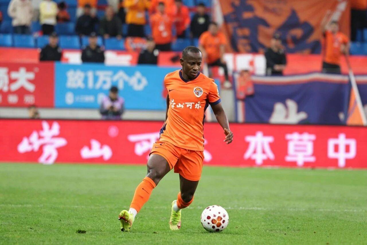 青岛德比0：0闷平——李昊神扑成唯一亮点