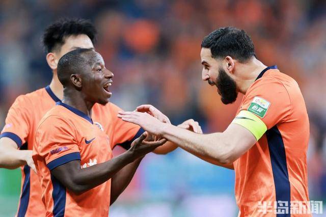 叶博亚进球被吹 李昊贡献神扑 “青岛德比”0:0握手言和