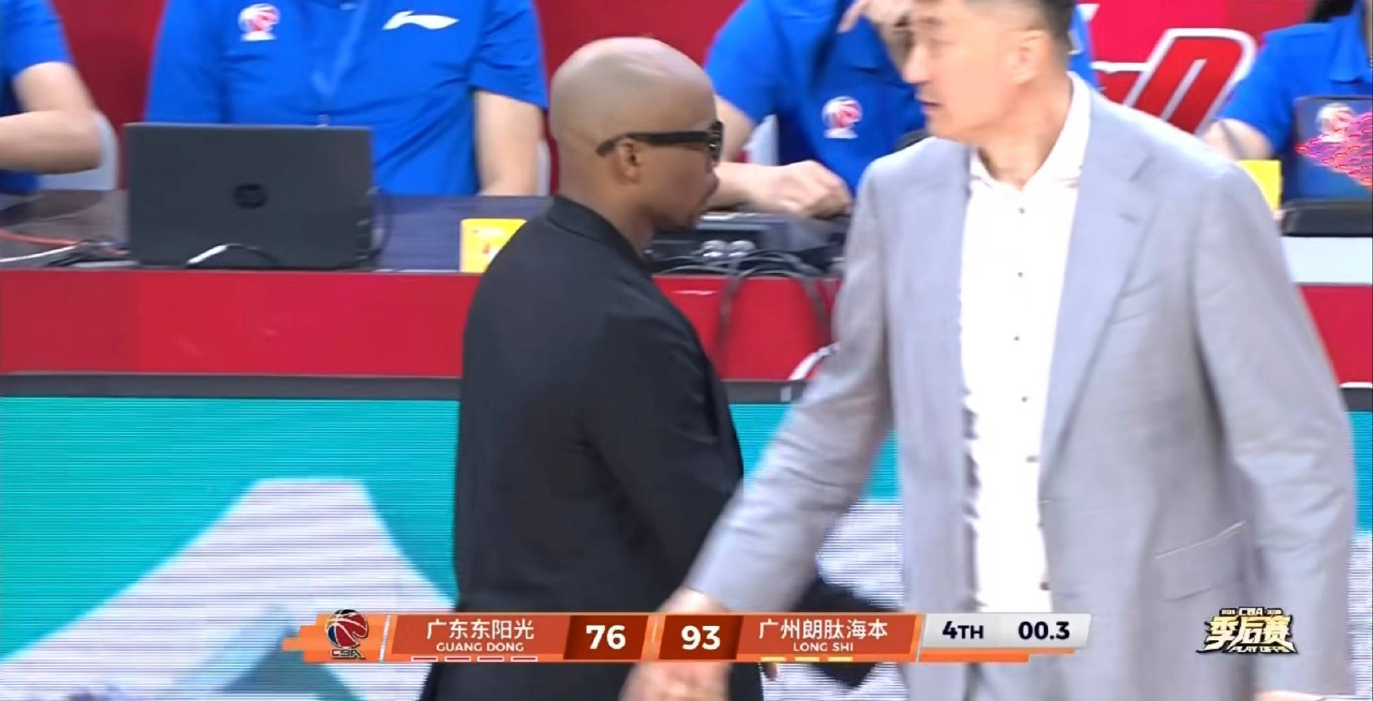 徐昕打爆广东内线！打脸杜锋不该放走！更衣室邱彪发飙，儒帅彻底变脸