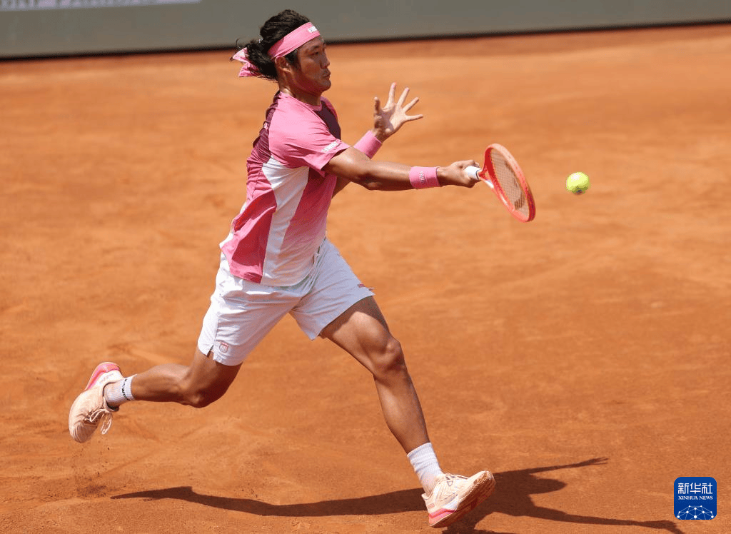 网球——ATP1000罗马站:张之臻止步首轮