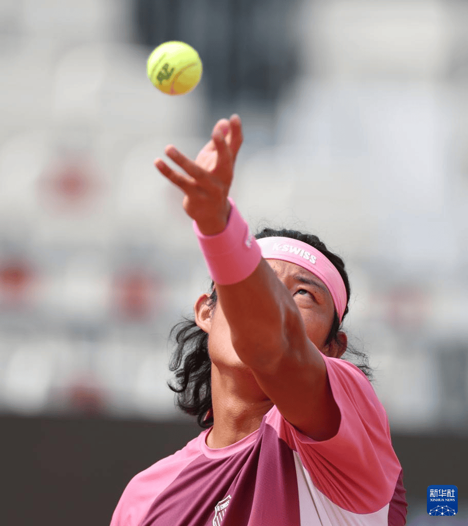 网球——ATP1000罗马站:张之臻止步首轮