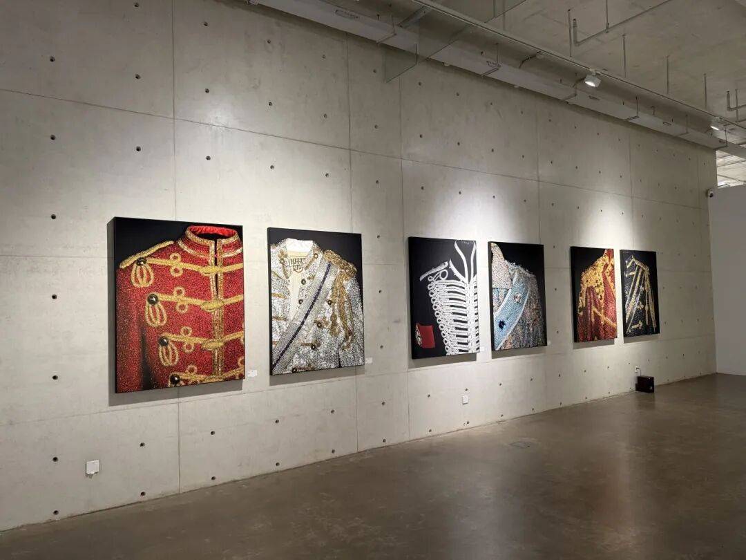 瑞士摄影师亲临现场,谢子龙影像艺术馆新展上线!